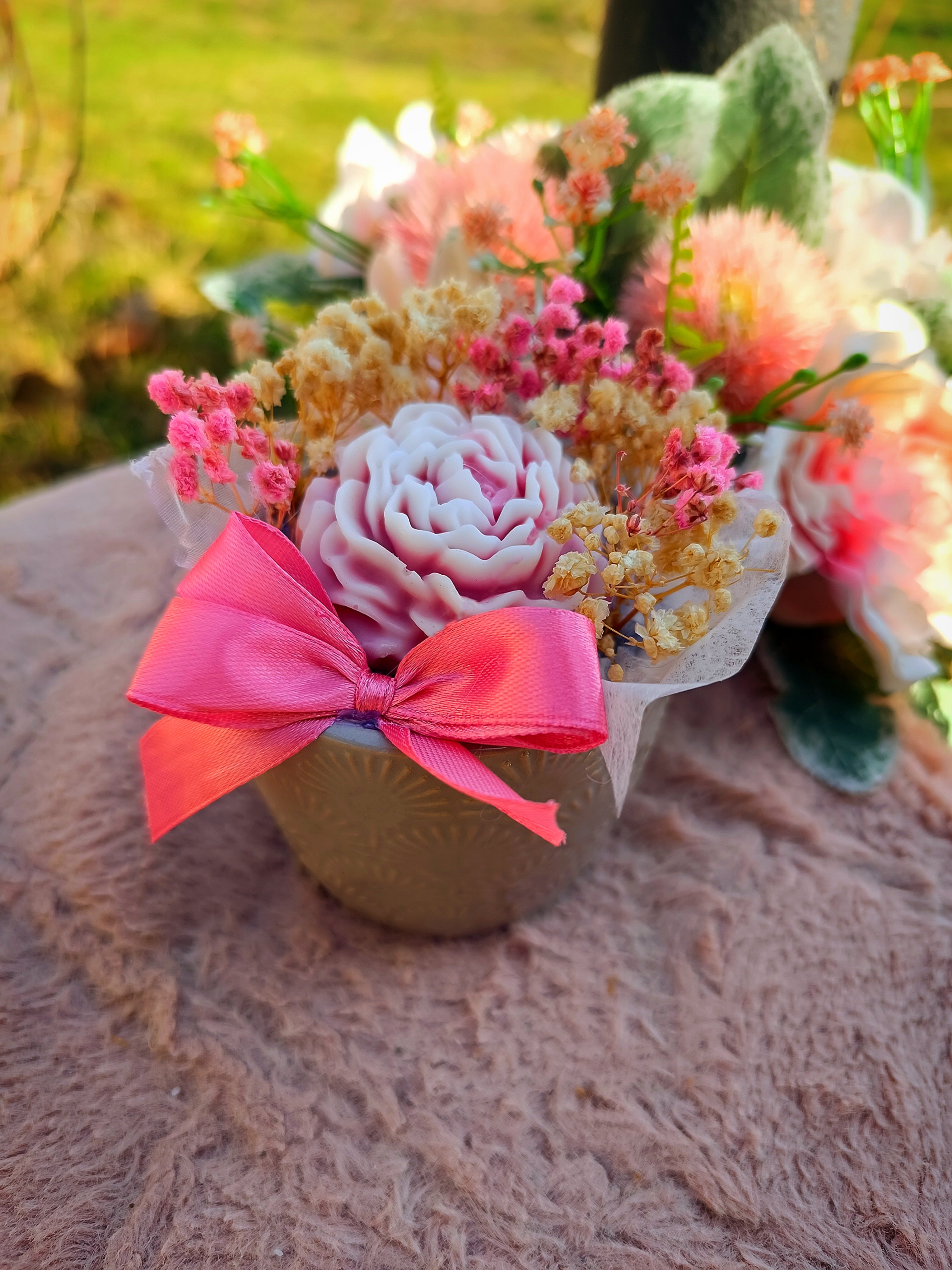 Ajándék szójaviasz bazsarózsa kaspóban